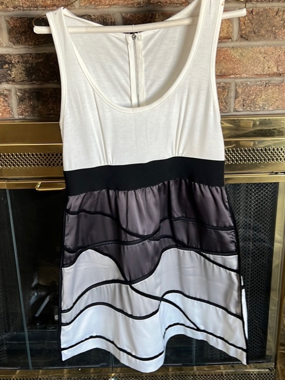 SIZE MEDIUM M Cream with gray and silver accent mini dress lot6060